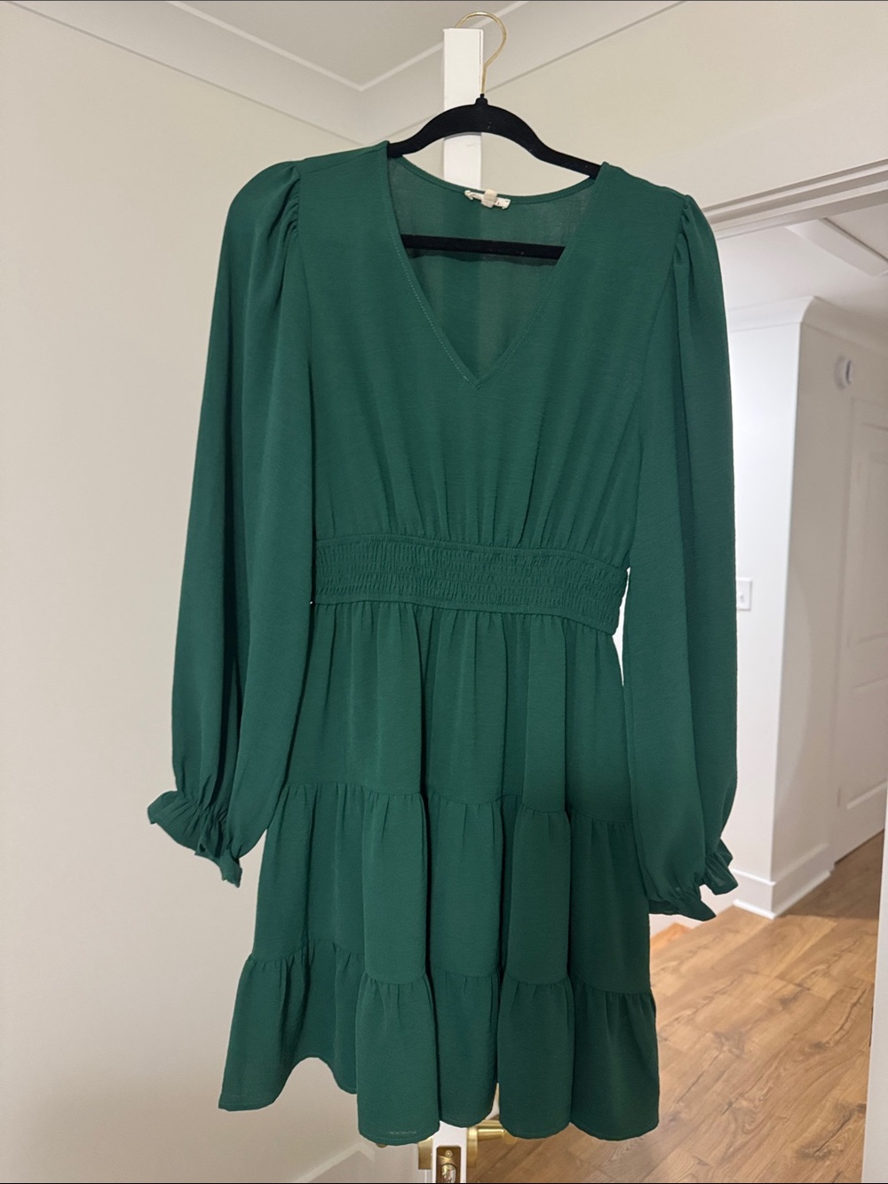 JODIFL Emerald Green V-Neck Tiered Long-Sleeve Dress